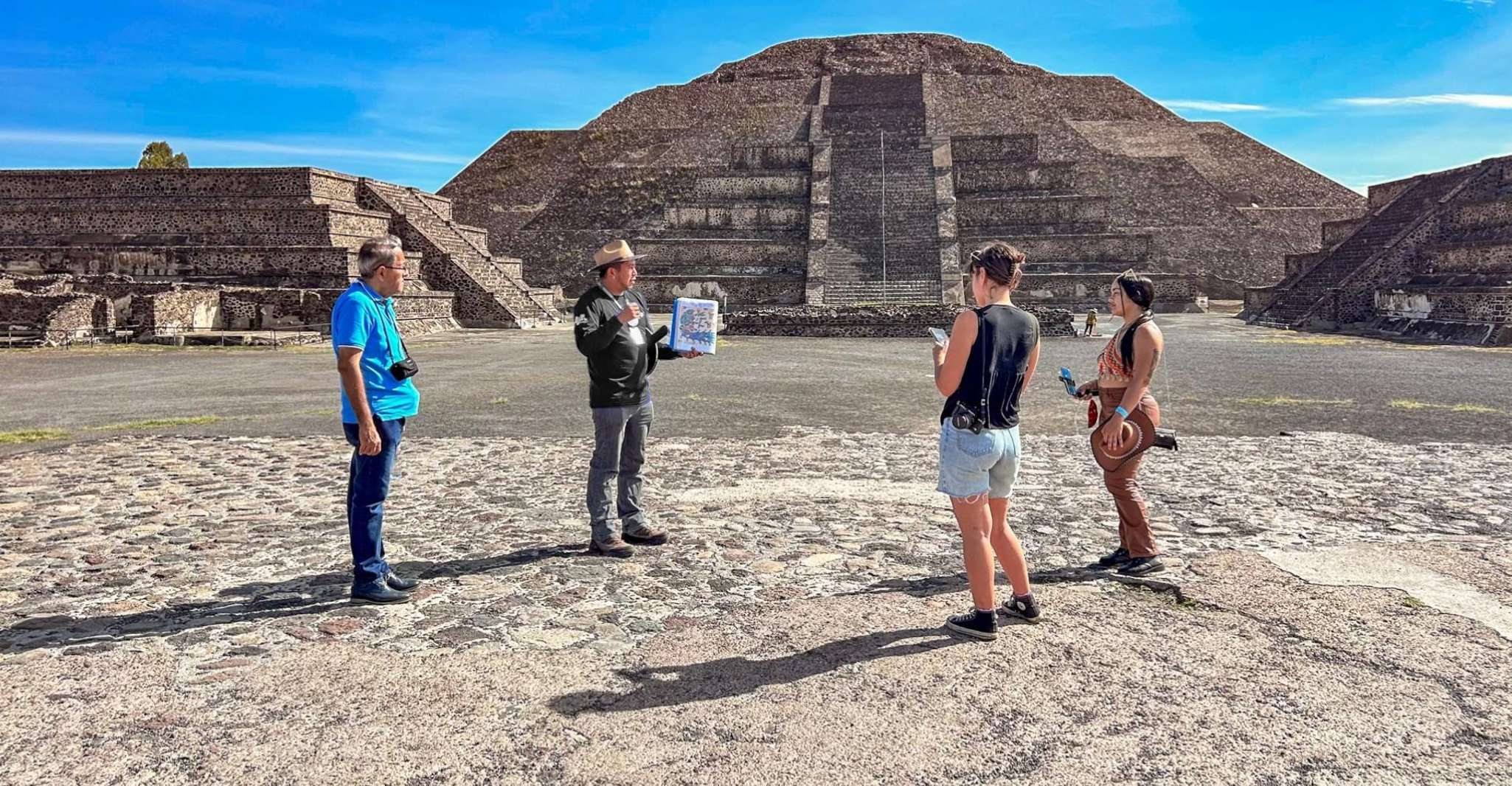 Mexico City: Teotihuacan & Guadalupe Shrine Tour with Lunch — photo 2