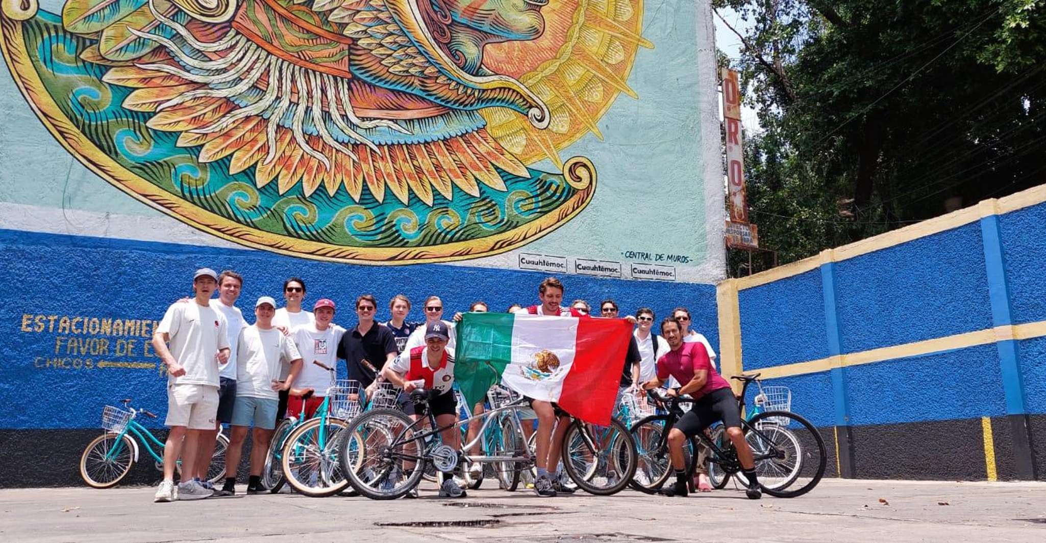 Mexico City: Art Naco, murals & street art bike tour — photo 4